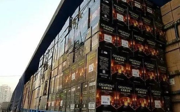 哪些白酒品牌市场热度高，购买白酒要注意哪些细节？