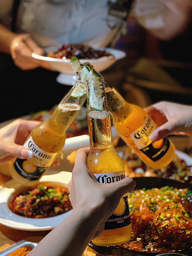 哪些场合适合喝白酒？如何选择白酒品牌？