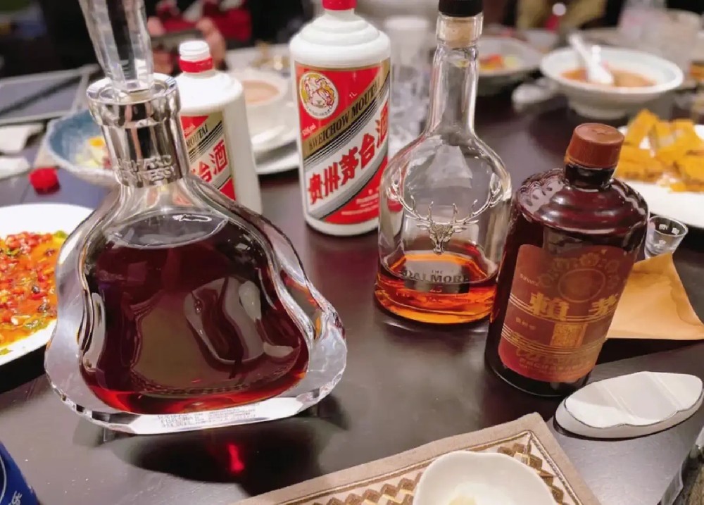 高档白酒的消费群体与批发渠道